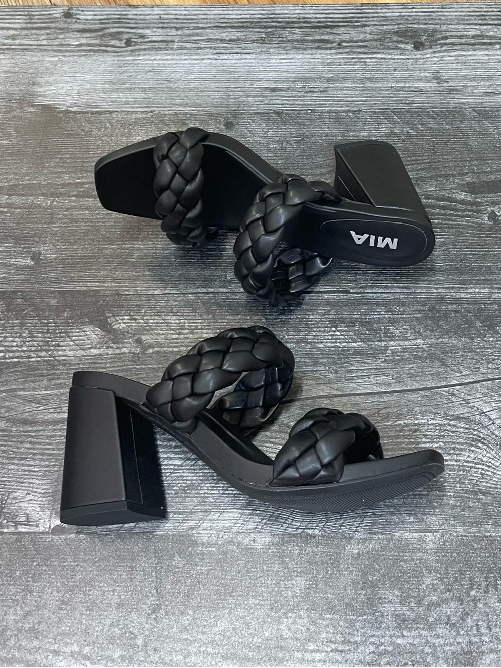 Like New MIA Black Tesi Double Braided Strap Block Heel Sandals size 8